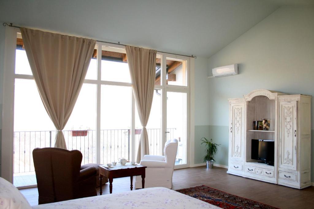 B&B Mario & Mario Trezzo Tinella Номер фото